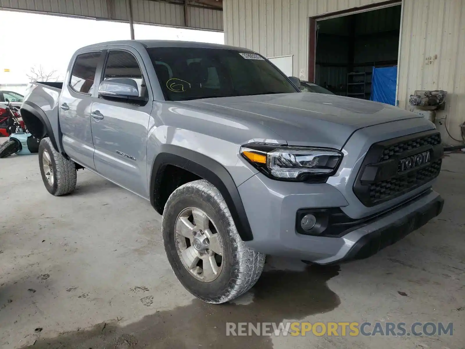 1 Photograph of a damaged car 3TYCZ5AN6LT003811 TOYOTA TACOMA 2020