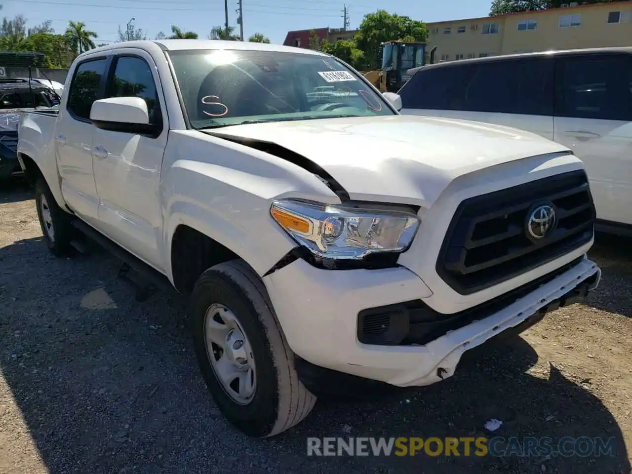 1 Photograph of a damaged car 3TYCZ5AN7LT003686 TOYOTA TACOMA 2020