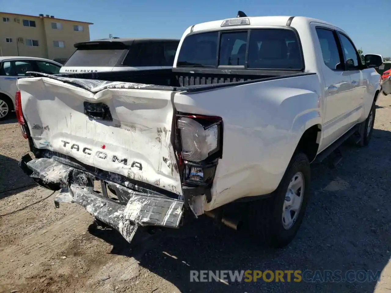 4 Photograph of a damaged car 3TYCZ5AN7LT003686 TOYOTA TACOMA 2020