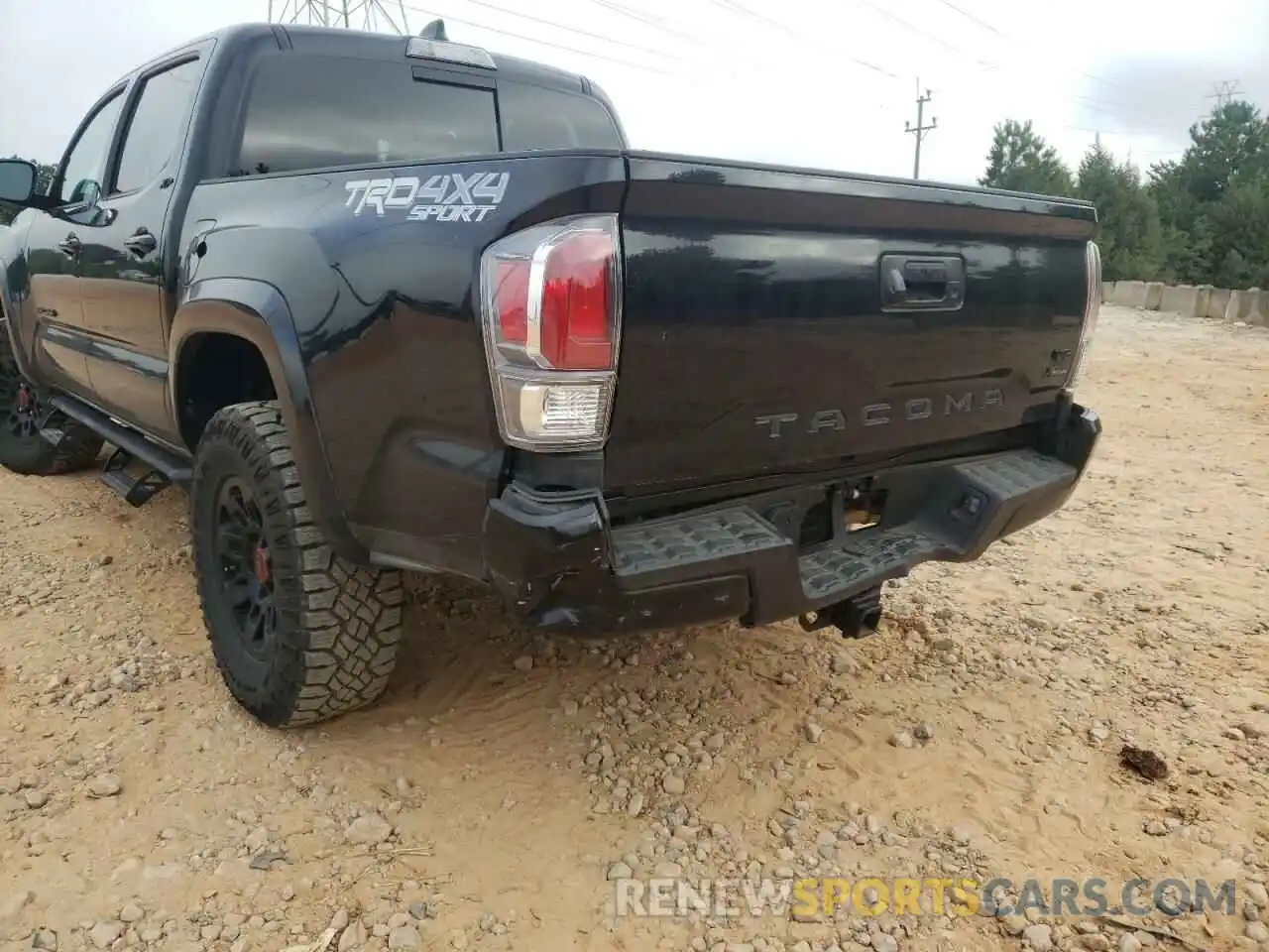 9 Photograph of a damaged car 3TYCZ5AN8LT006905 TOYOTA TACOMA 2020