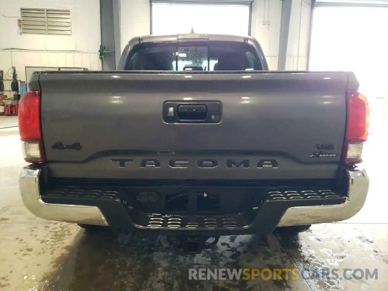 6 Photograph of a damaged car 3TYCZ5AN9LT003818 TOYOTA TACOMA 2020