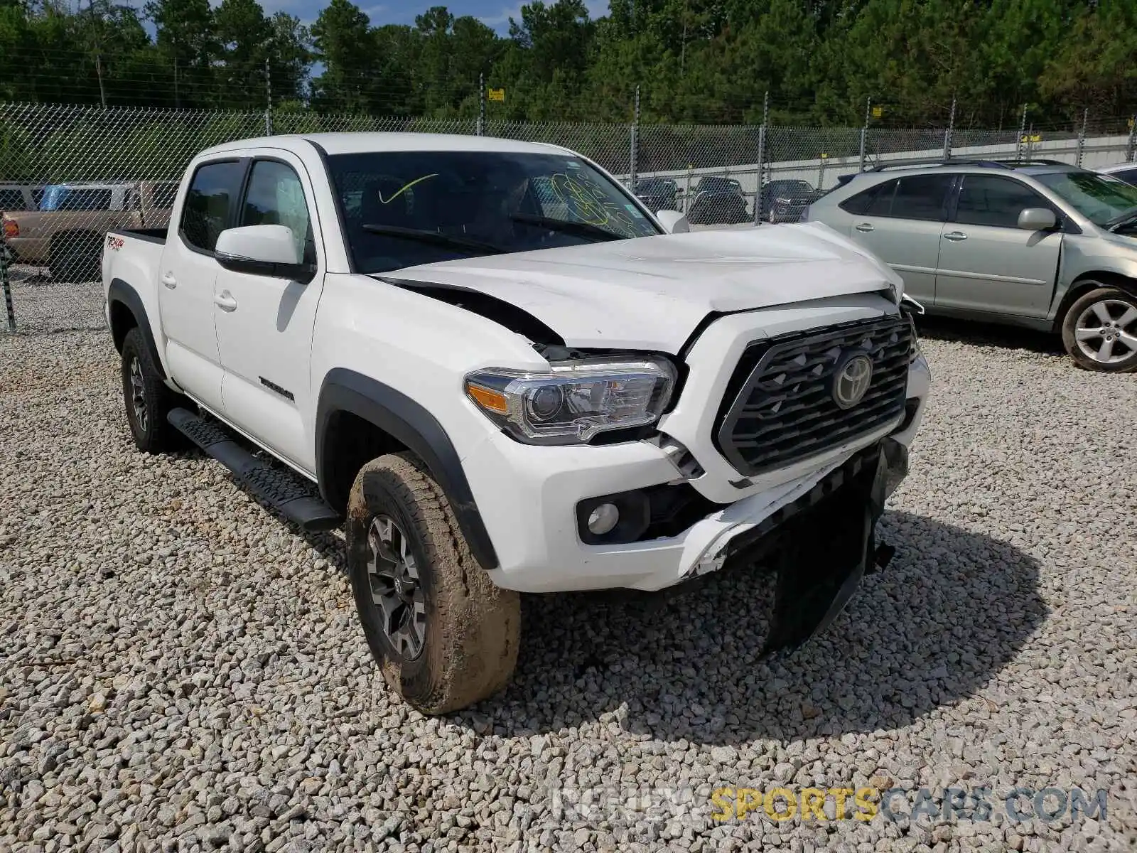 1 Photograph of a damaged car 3TYCZ5AN9LT006220 TOYOTA TACOMA 2020