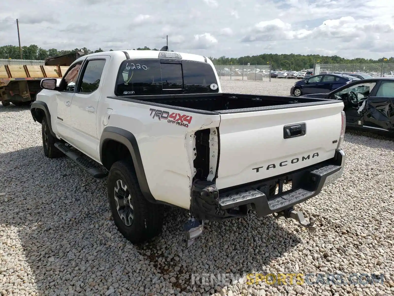 3 Photograph of a damaged car 3TYCZ5AN9LT006220 TOYOTA TACOMA 2020