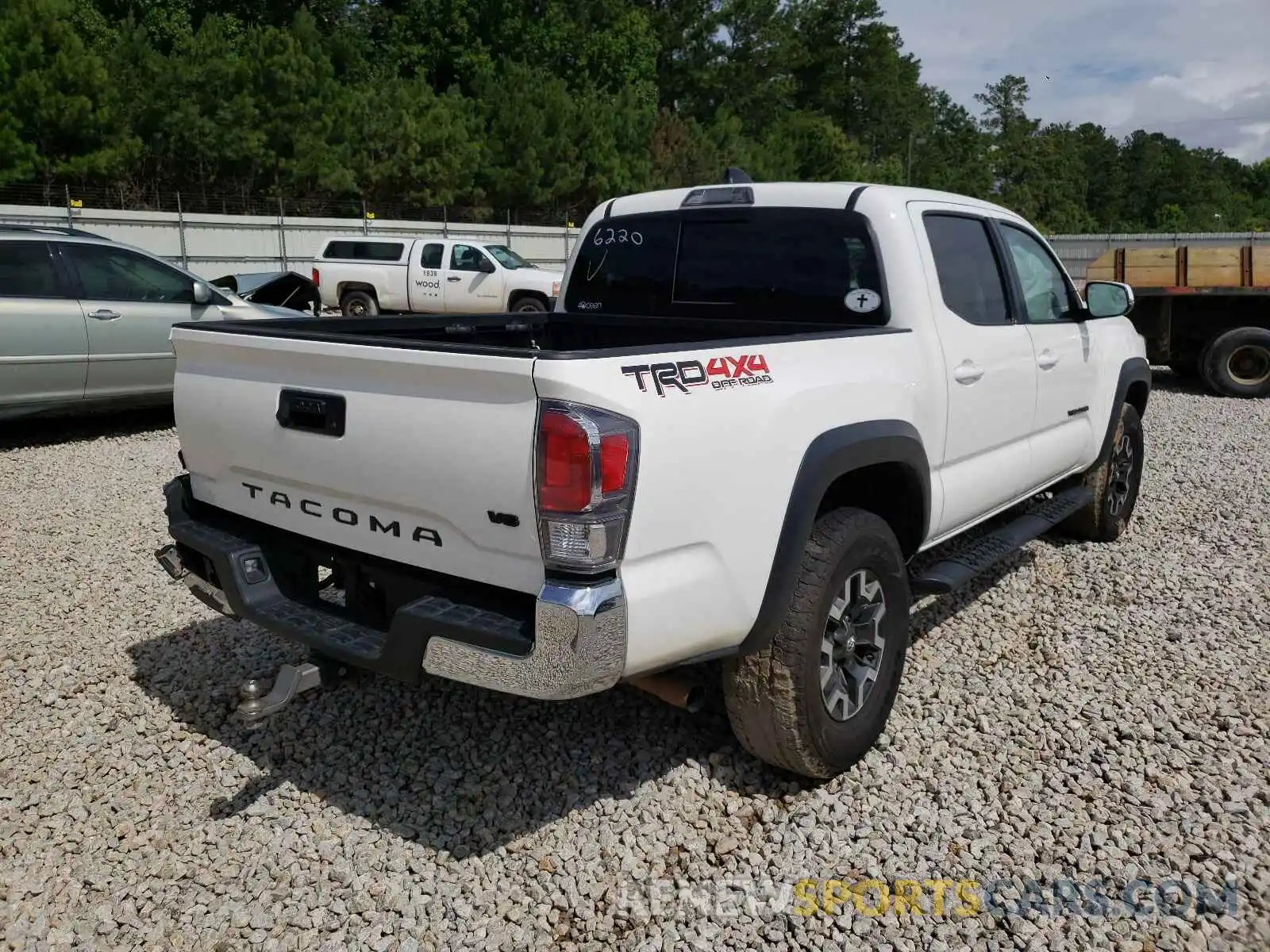 4 Photograph of a damaged car 3TYCZ5AN9LT006220 TOYOTA TACOMA 2020