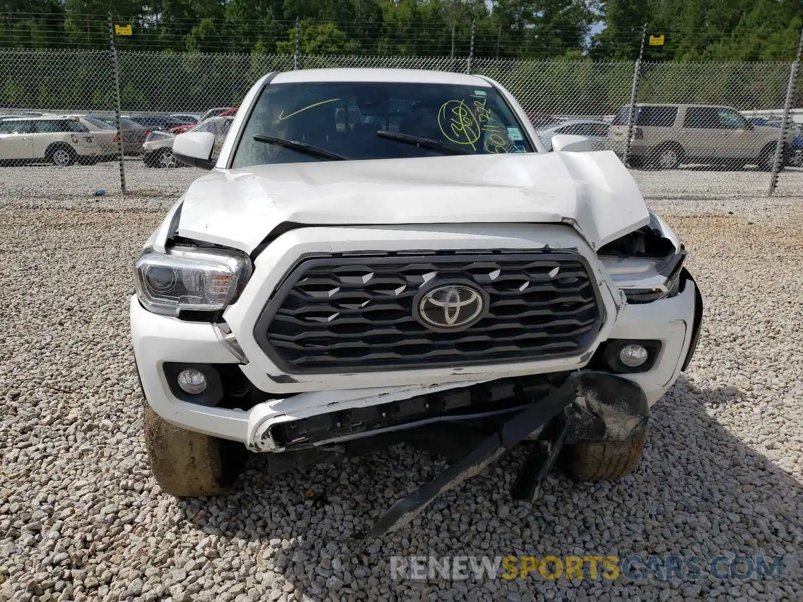 9 Photograph of a damaged car 3TYCZ5AN9LT006220 TOYOTA TACOMA 2020