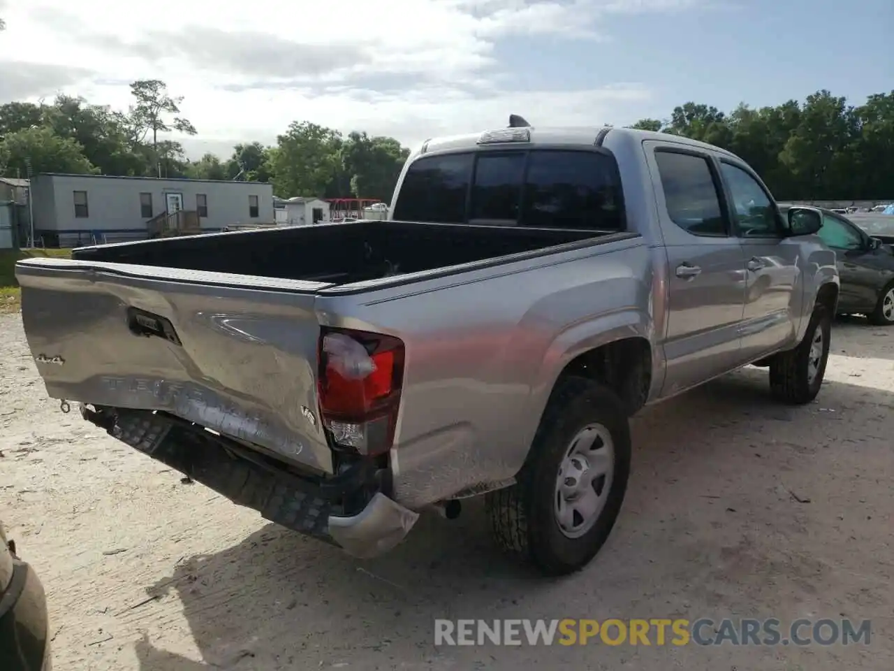 4 Photograph of a damaged car 3TYCZ5AN9LT006430 TOYOTA TACOMA 2020