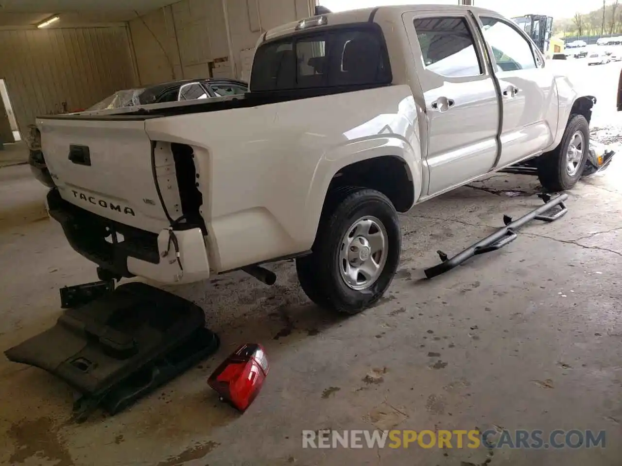 4 Photograph of a damaged car 3TYCZ5AN9LT007111 TOYOTA TACOMA 2020