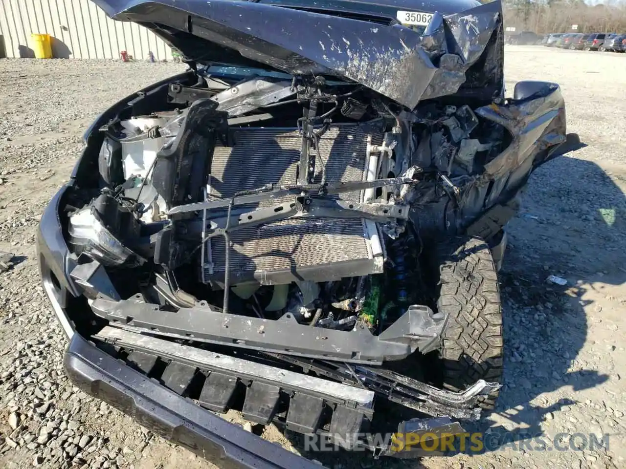 9 Photograph of a damaged car 3TYCZ5ANXLT003424 TOYOTA TACOMA 2020