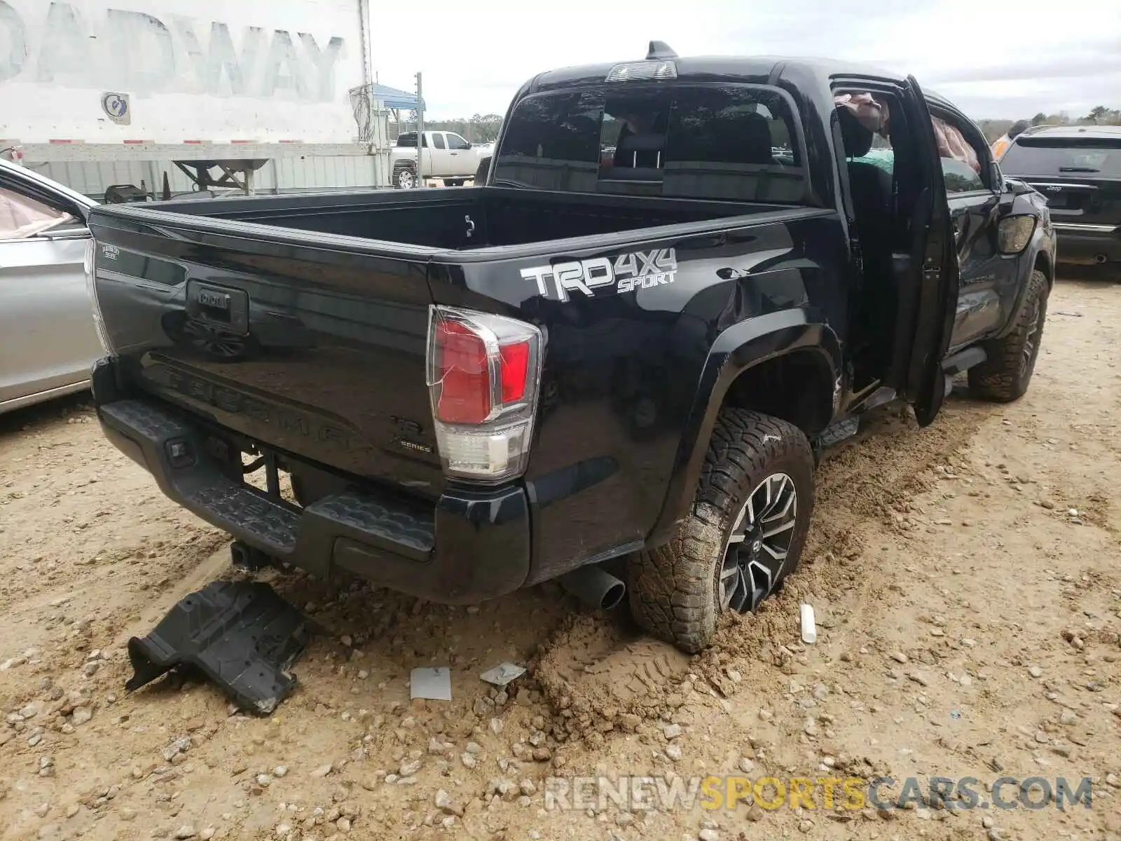 4 Фотография поврежденного автомобиля 3TYCZ5ANXLT006520 TOYOTA TACOMA 2020