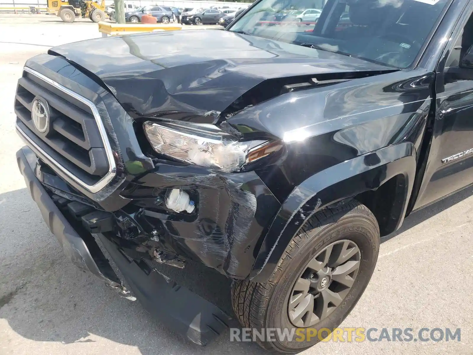 9 Photograph of a damaged car 3TYDZ5BN5LT000014 TOYOTA TACOMA 2020