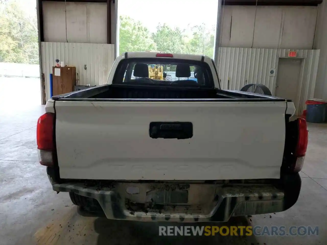 10 Photograph of a damaged car 3TYRX5GN0LT004251 TOYOTA TACOMA 2020