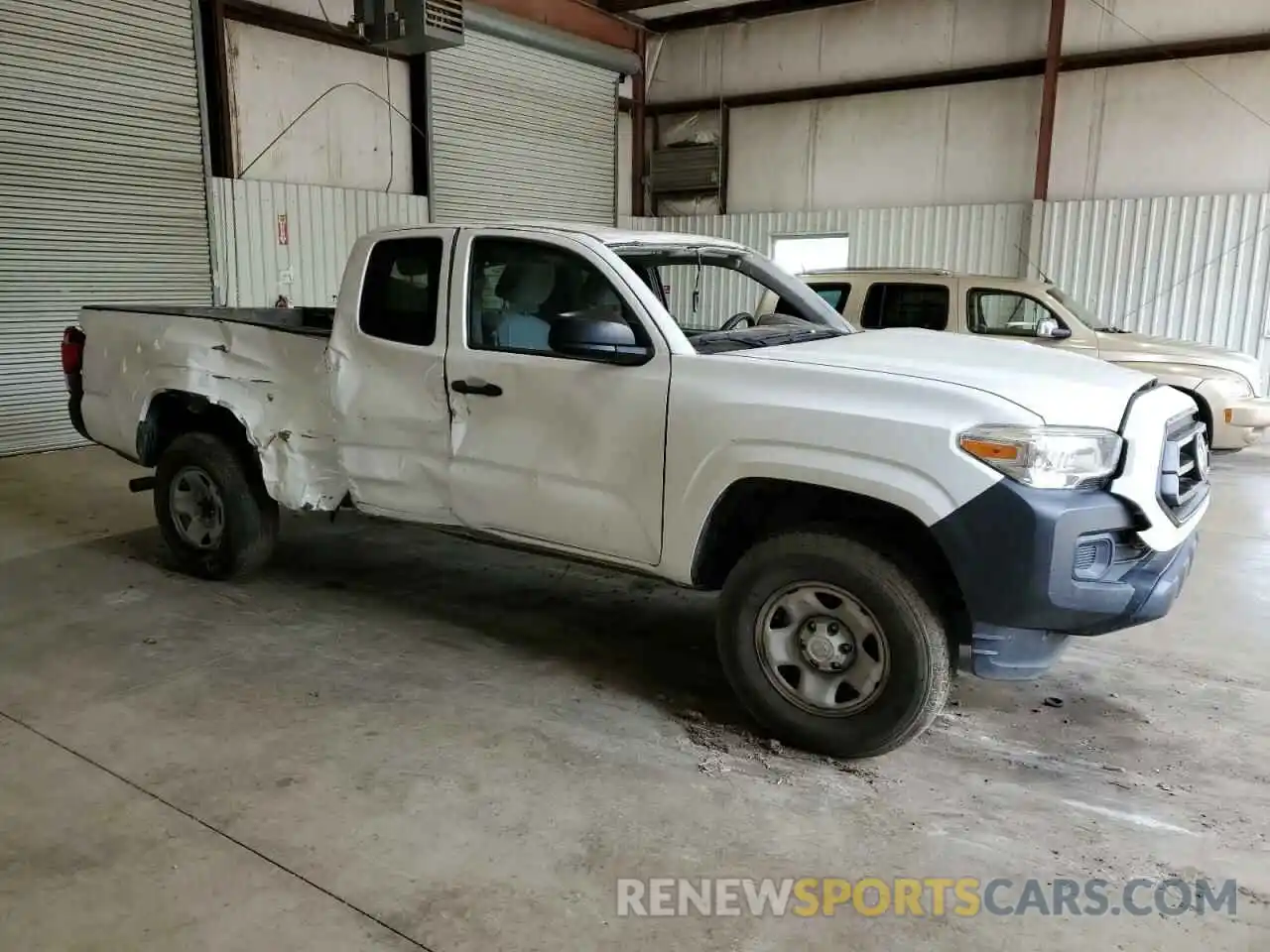 4 Photograph of a damaged car 3TYRX5GN0LT004251 TOYOTA TACOMA 2020