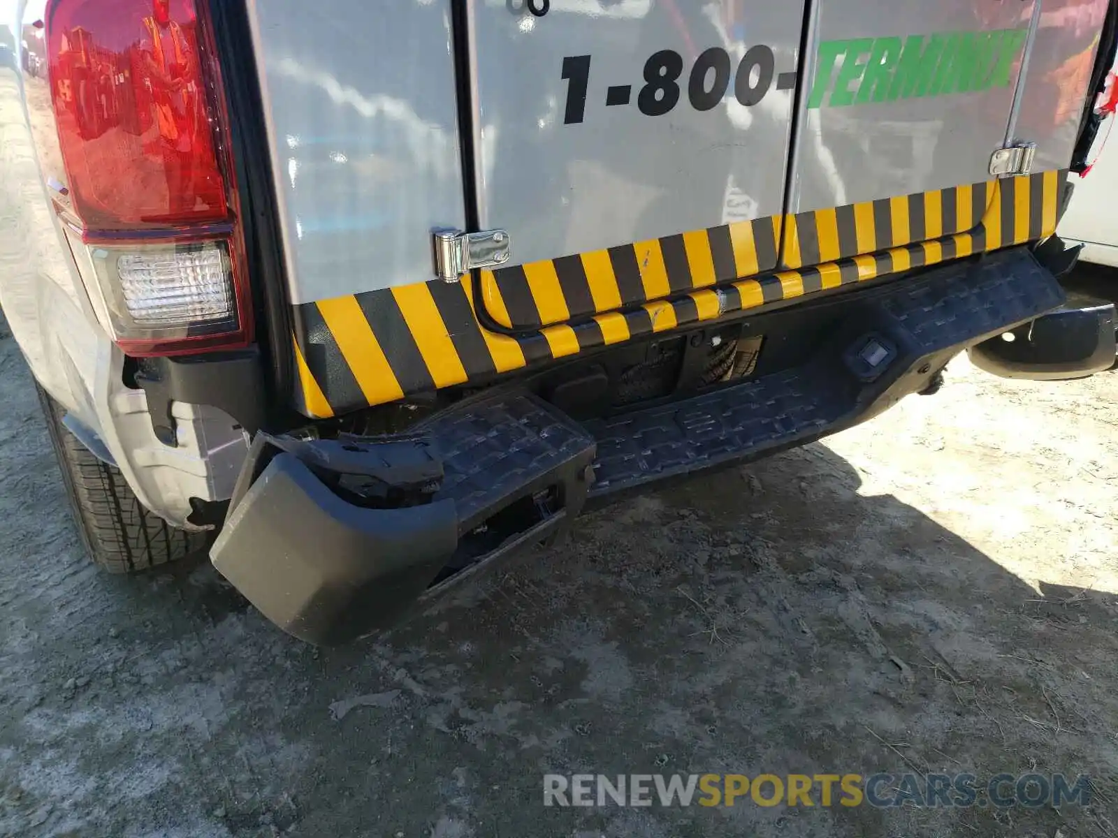 9 Photograph of a damaged car 3TYRX5GN4LT003796 TOYOTA TACOMA 2020