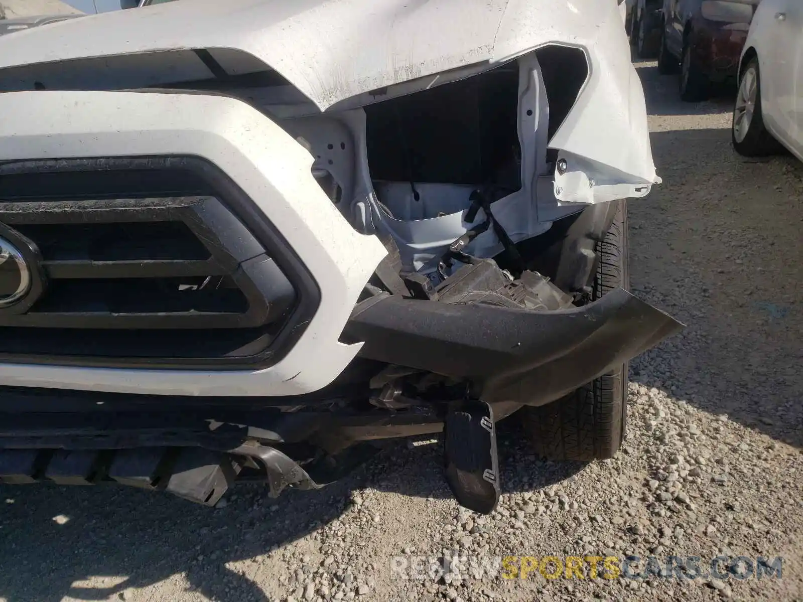 9 Photograph of a damaged car 3TYRX5GN5LT004519 TOYOTA TACOMA 2020