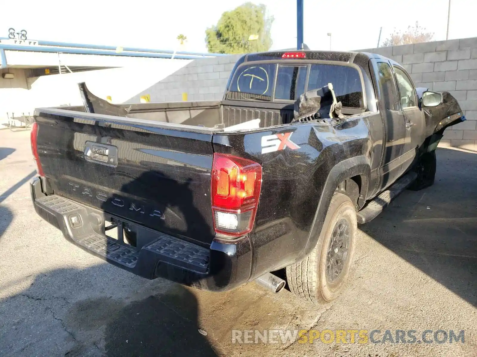 4 Photograph of a damaged car 3TYRX5GN7LT003565 TOYOTA TACOMA 2020