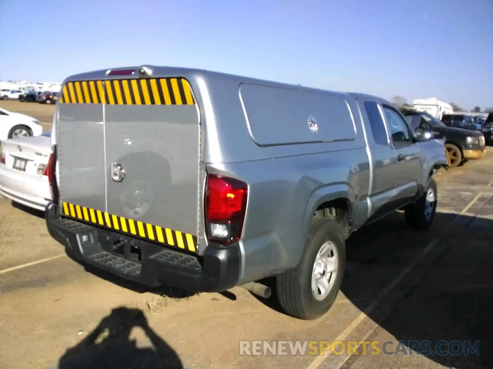 4 Photograph of a damaged car 3TYRX5GN9LT002952 TOYOTA TACOMA 2020