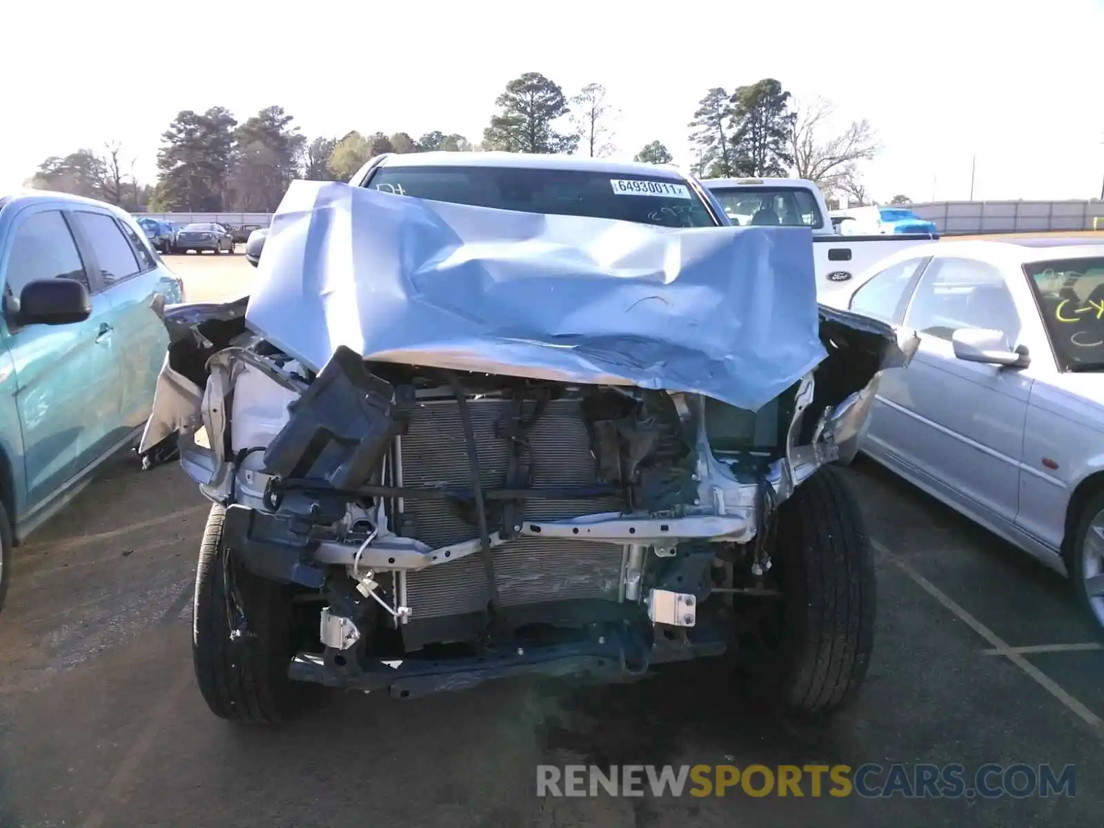 9 Photograph of a damaged car 3TYRX5GN9LT002952 TOYOTA TACOMA 2020