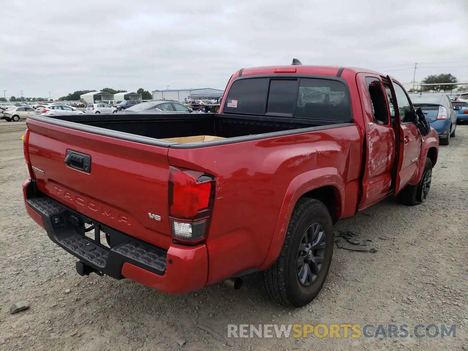 4 Photograph of a damaged car 3TYRZ5CN2LT000038 TOYOTA TACOMA 2020