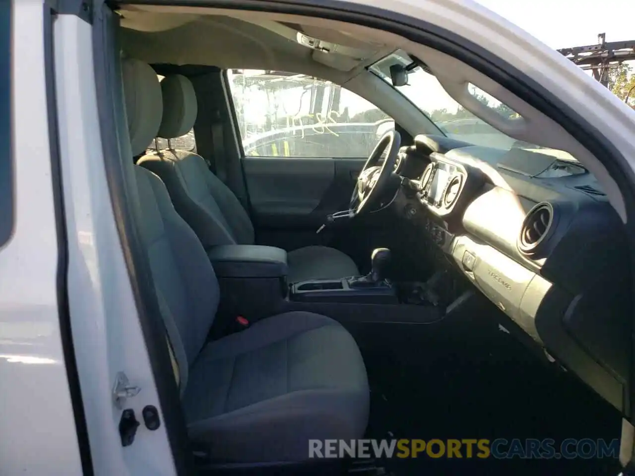 5 Photograph of a damaged car 3TYRZ5CN7LT000360 TOYOTA TACOMA 2020