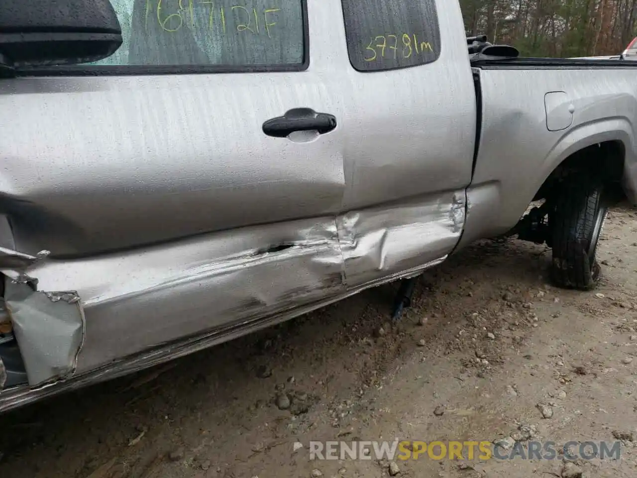 9 Photograph of a damaged car 3TYSX5EN9LT001563 TOYOTA TACOMA 2020