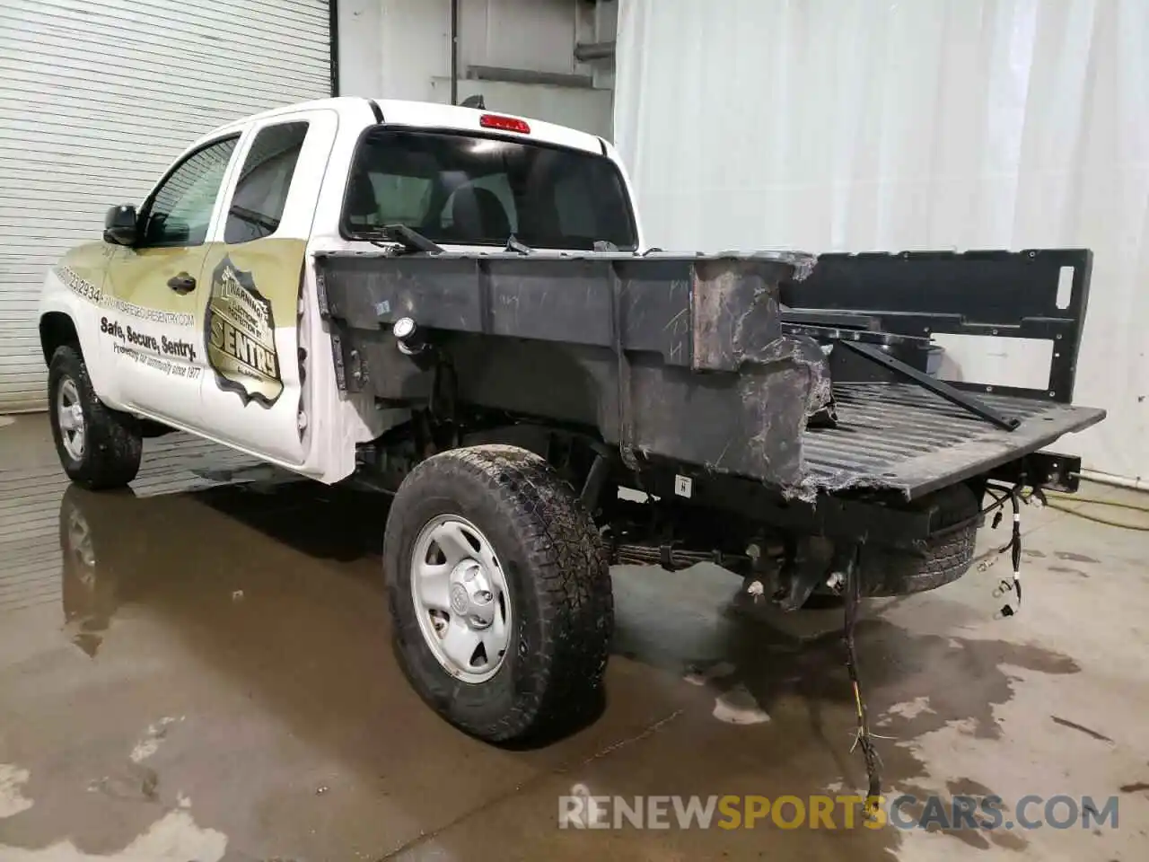 3 Photograph of a damaged car 3TYSX5ENXLT000230 TOYOTA TACOMA 2020