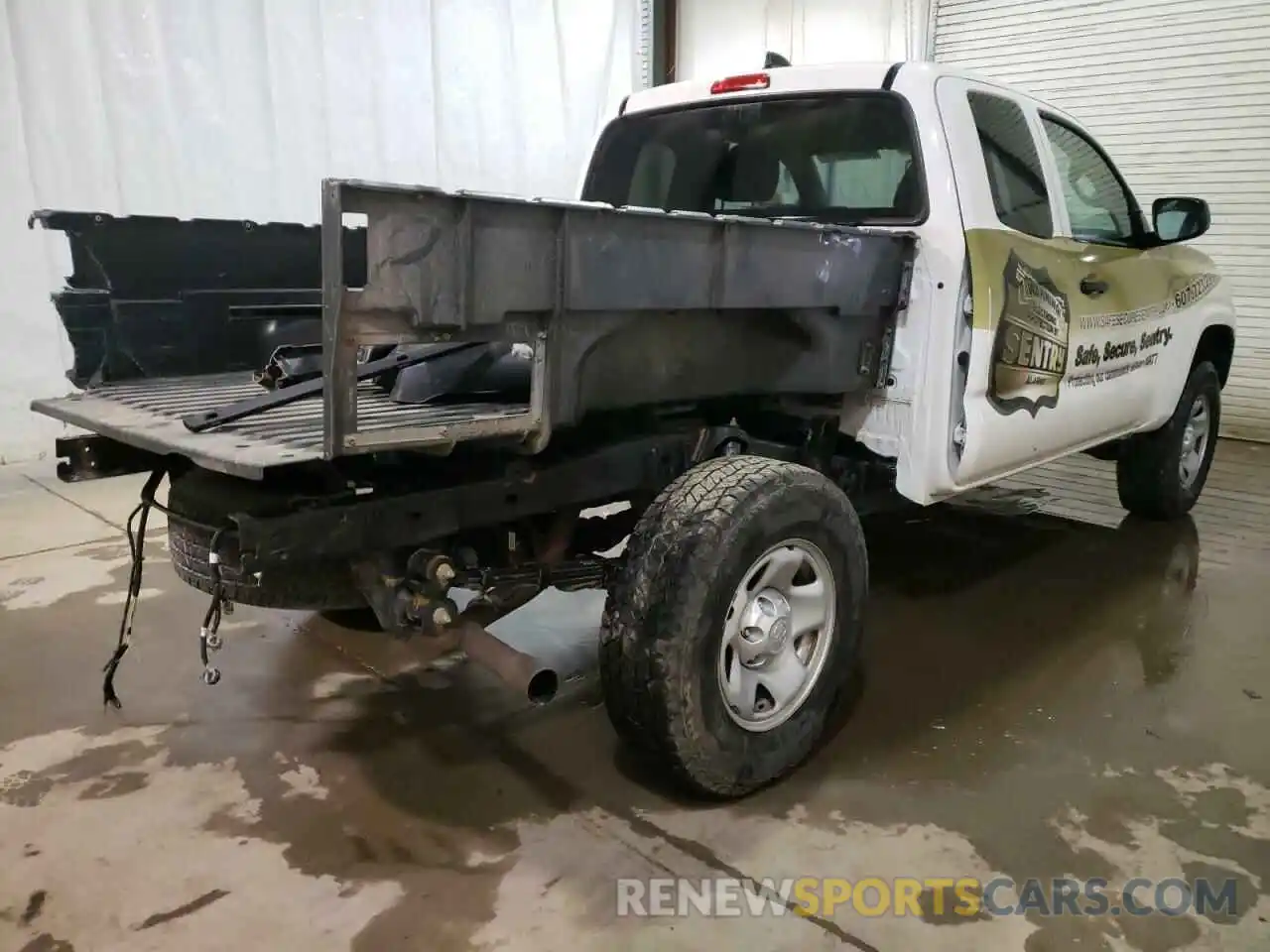 4 Photograph of a damaged car 3TYSX5ENXLT000230 TOYOTA TACOMA 2020