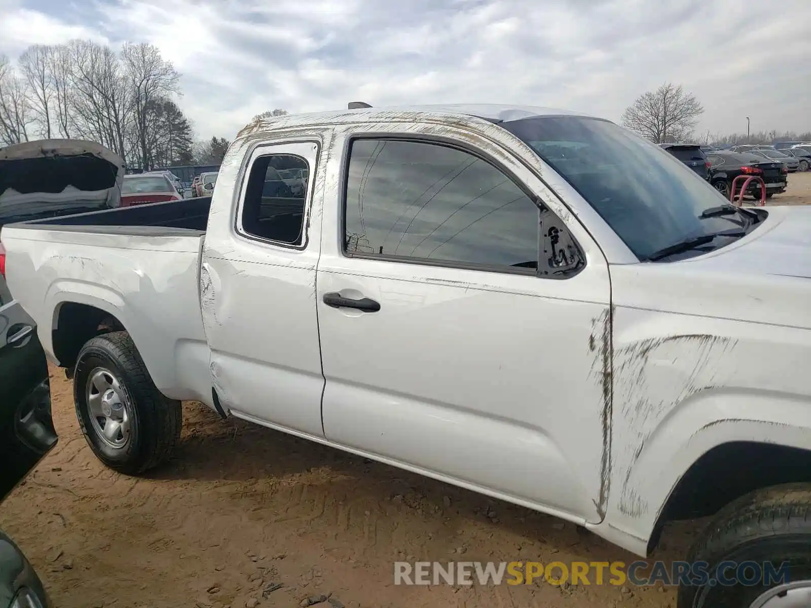 9 Photograph of a damaged car 3TYSX5ENXLT002642 TOYOTA TACOMA 2020