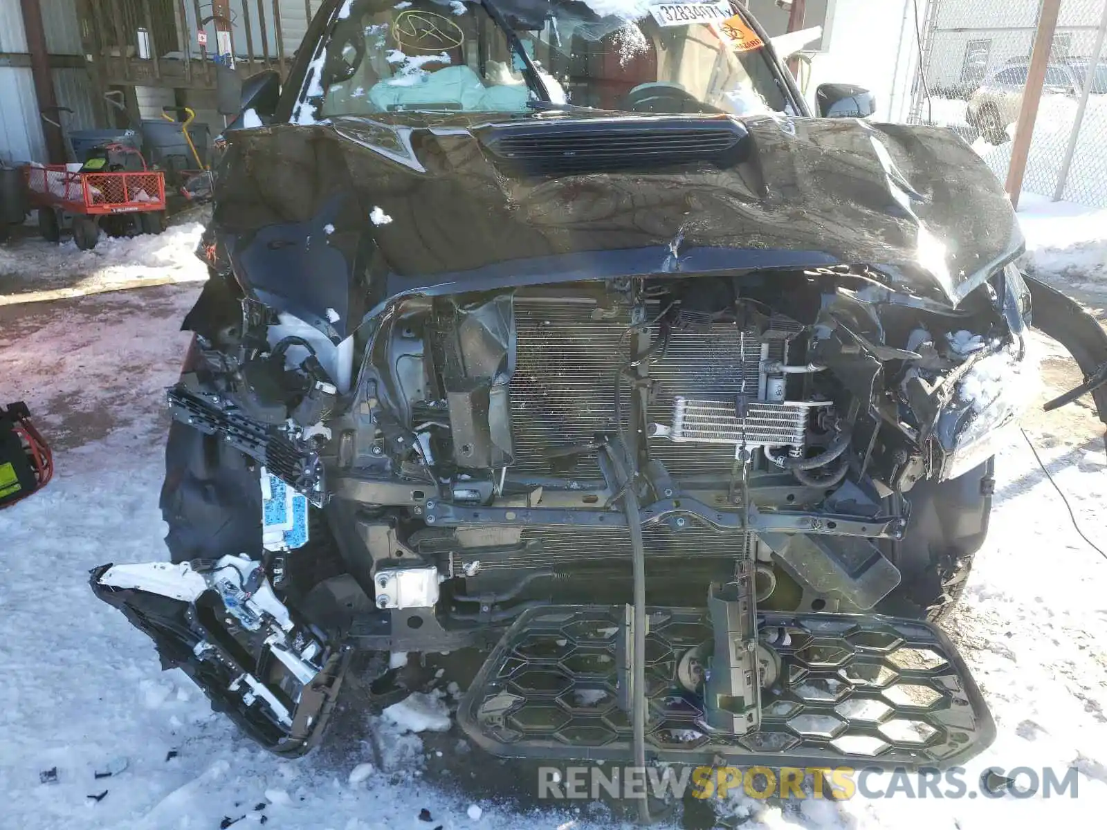 9 Photograph of a damaged car 3TYSZ5AN0LT000804 TOYOTA TACOMA 2020