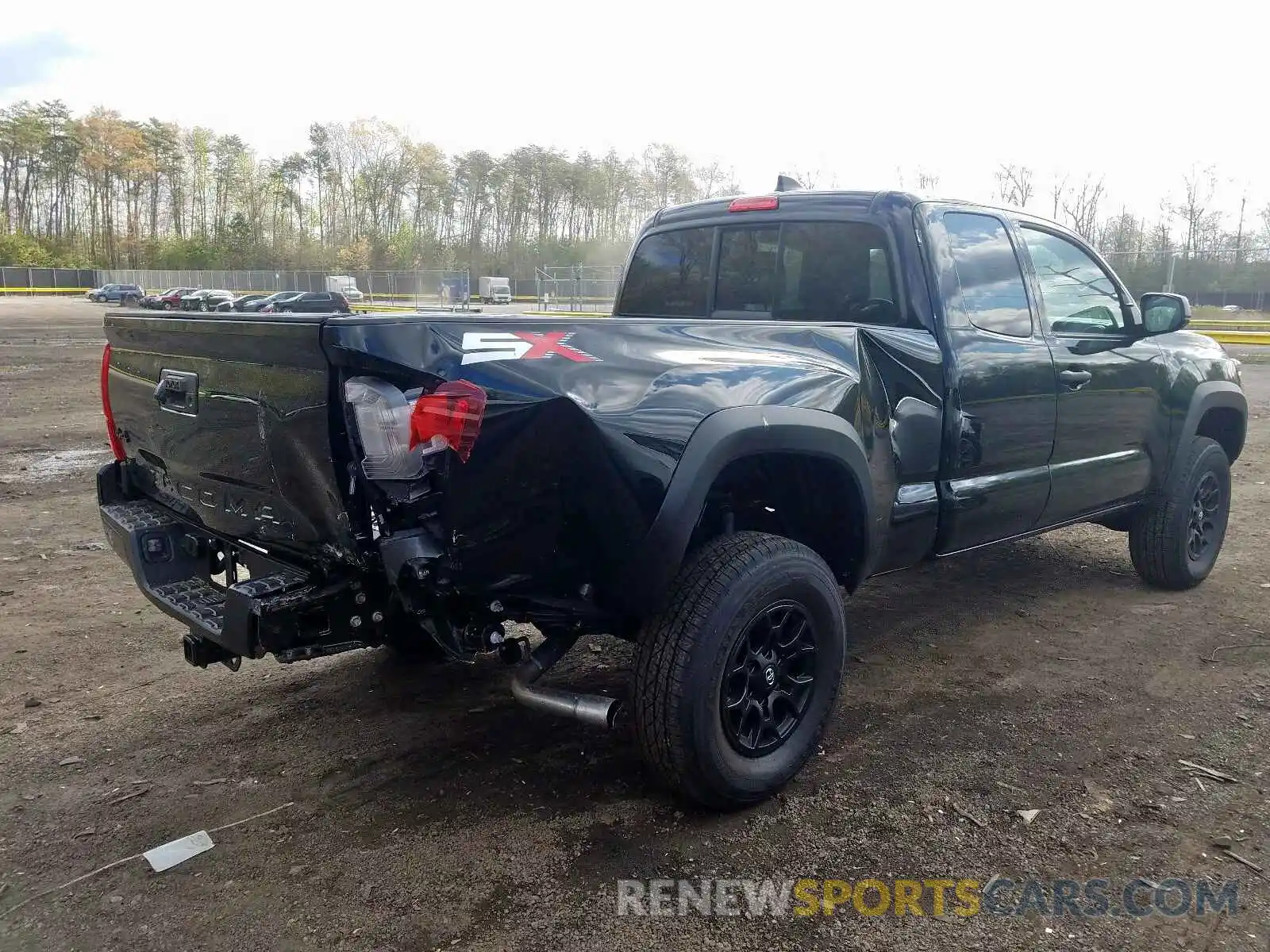 4 Photograph of a damaged car 3TYSZ5AN0LT000902 TOYOTA TACOMA 2020