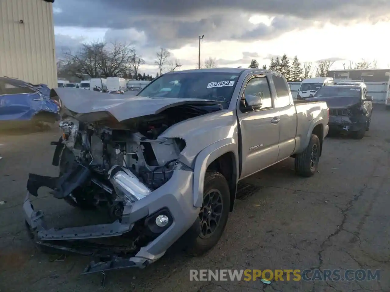 2 Photograph of a damaged car 3TYSZ5AN1LT005168 TOYOTA TACOMA 2020