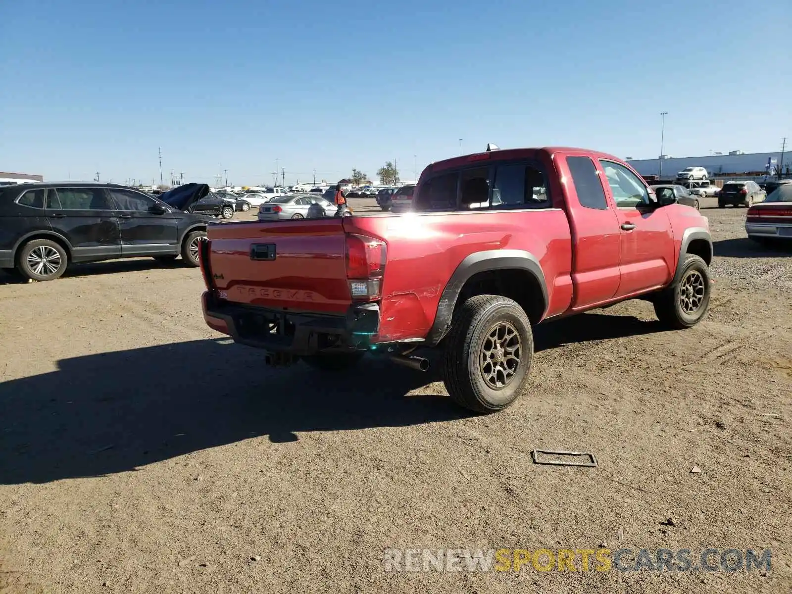 4 Photograph of a damaged car 3TYSZ5AN3LT004037 TOYOTA TACOMA 2020