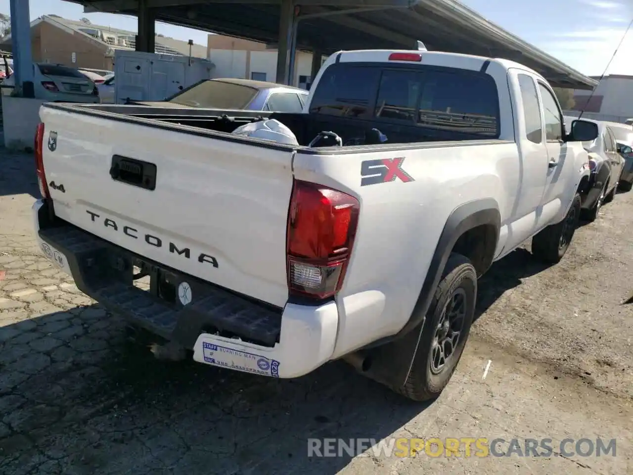 4 Photograph of a damaged car 3TYSZ5AN4LT001132 TOYOTA TACOMA 2020