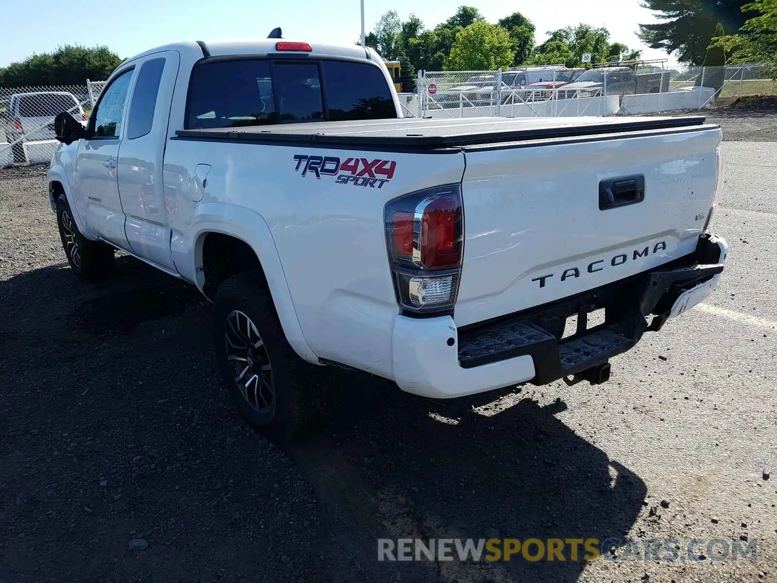 3 Photograph of a damaged car 3TYSZ5AN5LT000071 TOYOTA TACOMA 2020