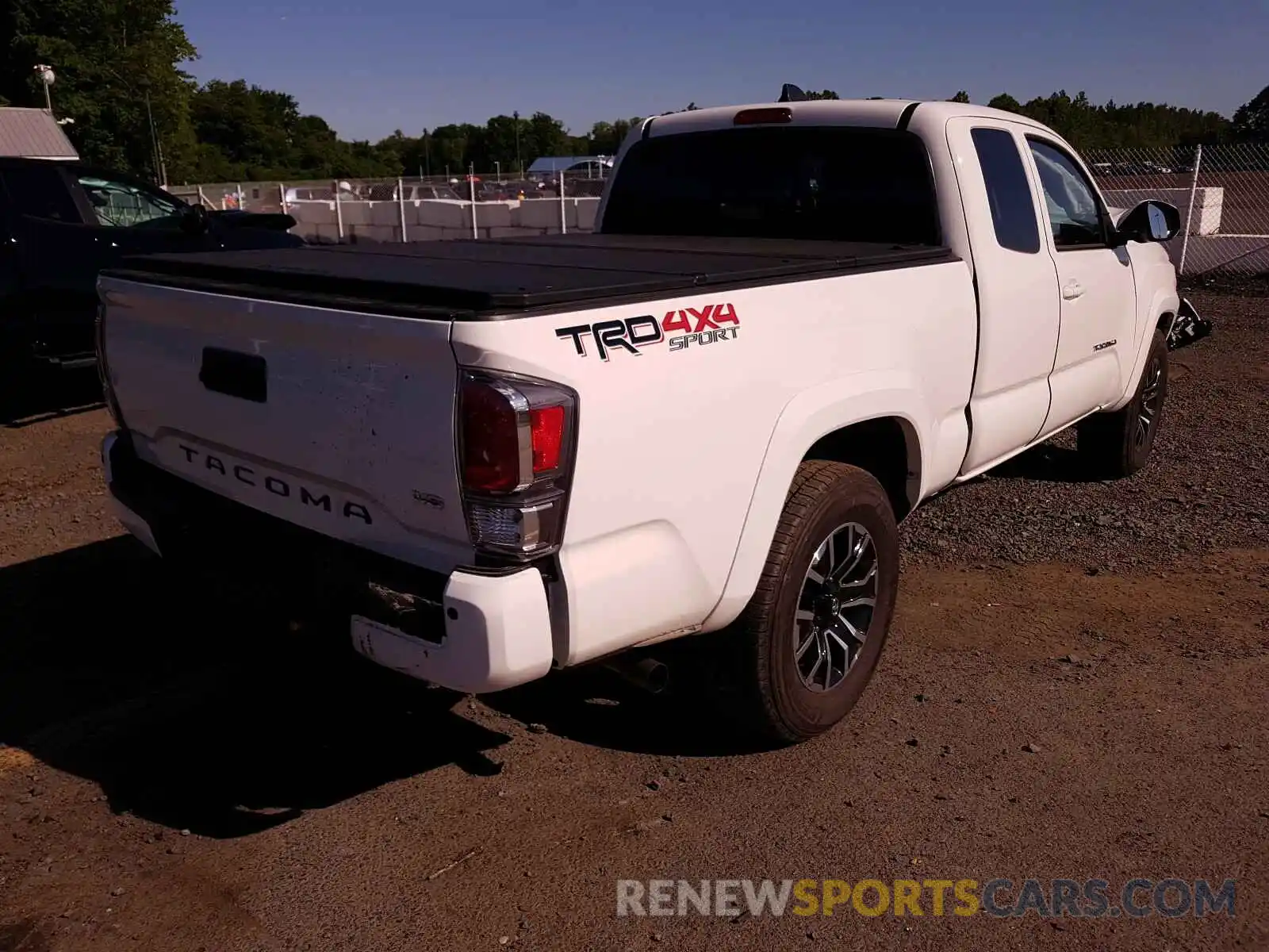 4 Photograph of a damaged car 3TYSZ5AN5LT000071 TOYOTA TACOMA 2020