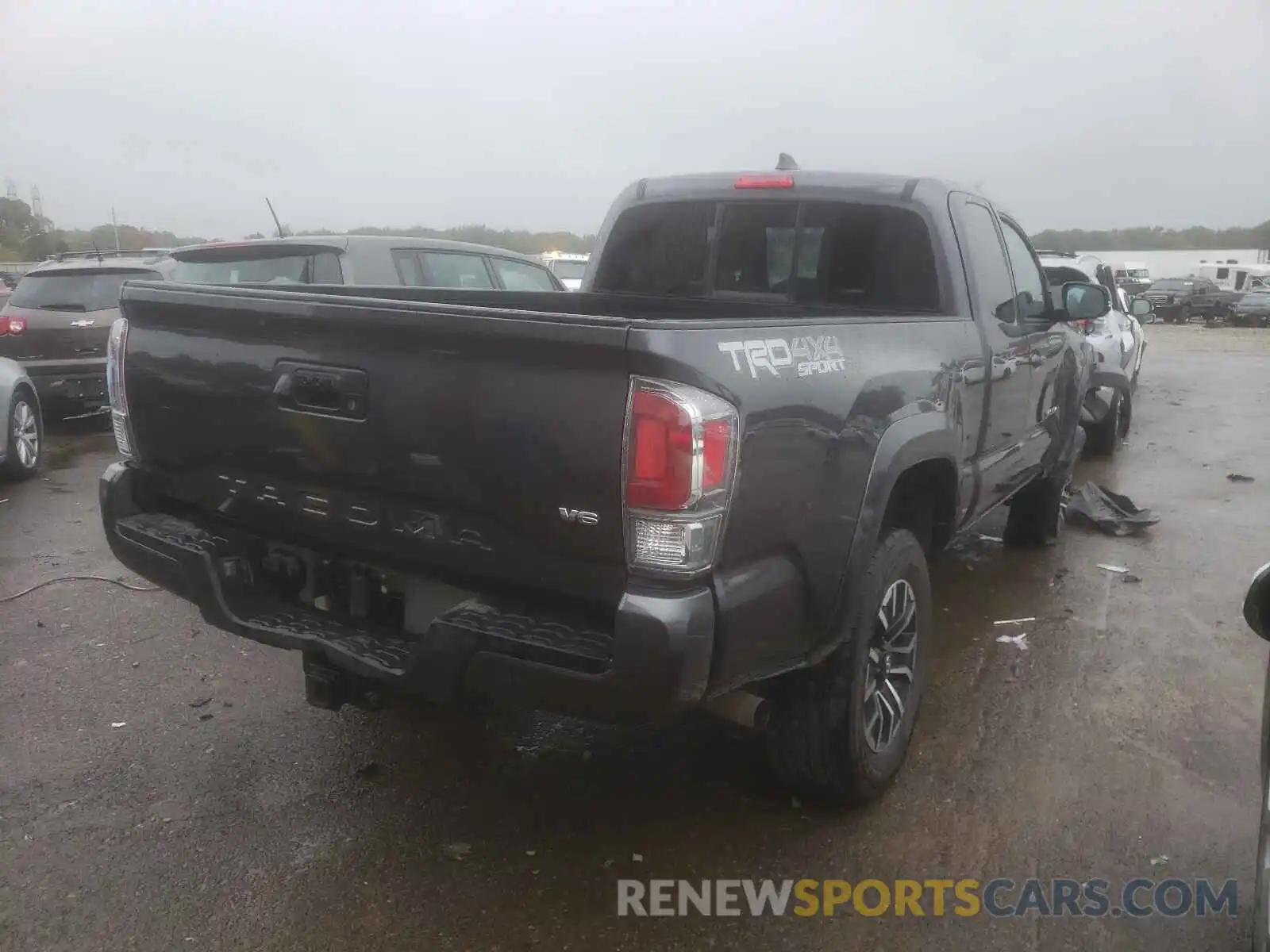 4 Photograph of a damaged car 3TYSZ5AN6LT002105 TOYOTA TACOMA 2020