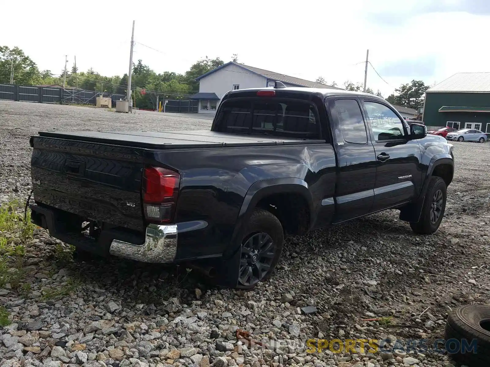 4 Photograph of a damaged car 3TYSZ5AN7LT000928 TOYOTA TACOMA 2020