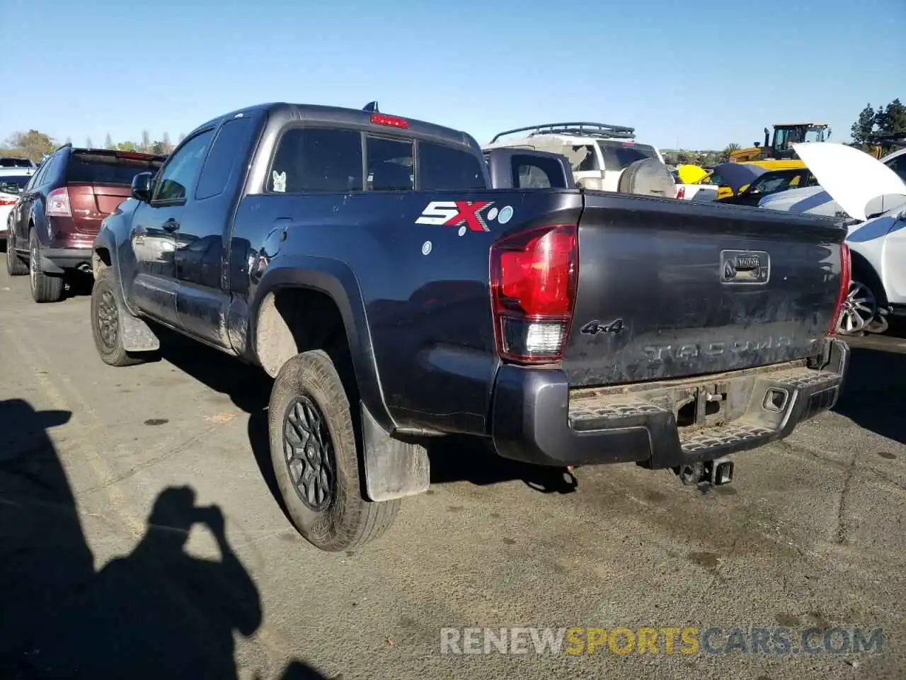 3 Photograph of a damaged car 3TYSZ5AN7LT001142 TOYOTA TACOMA 2020