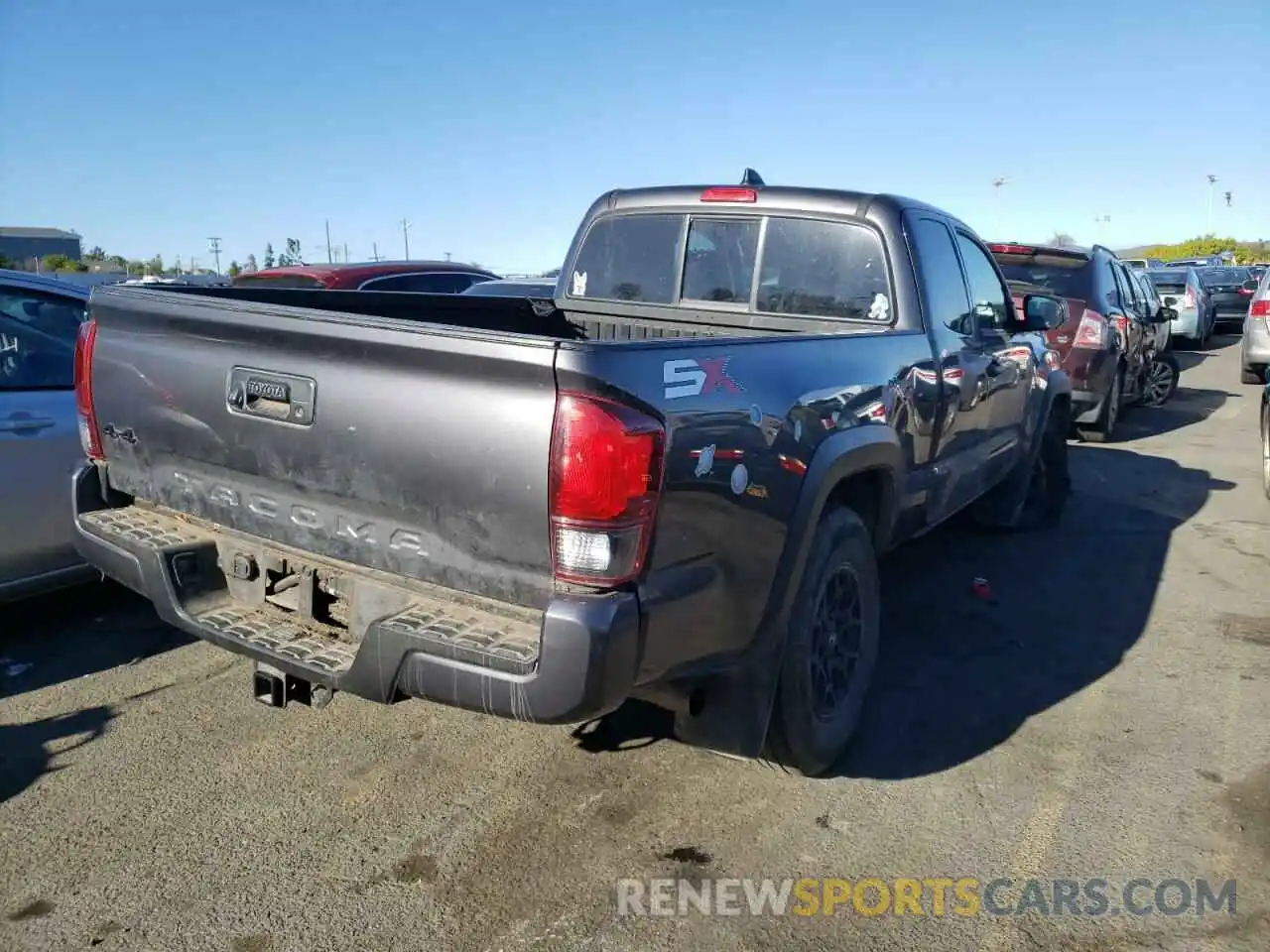 4 Photograph of a damaged car 3TYSZ5AN7LT001142 TOYOTA TACOMA 2020