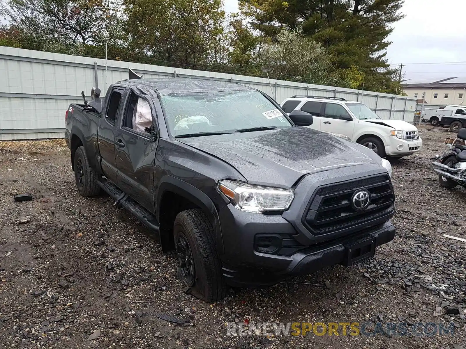 1 Photograph of a damaged car 3TYSZ5AN8LT000338 TOYOTA TACOMA 2020