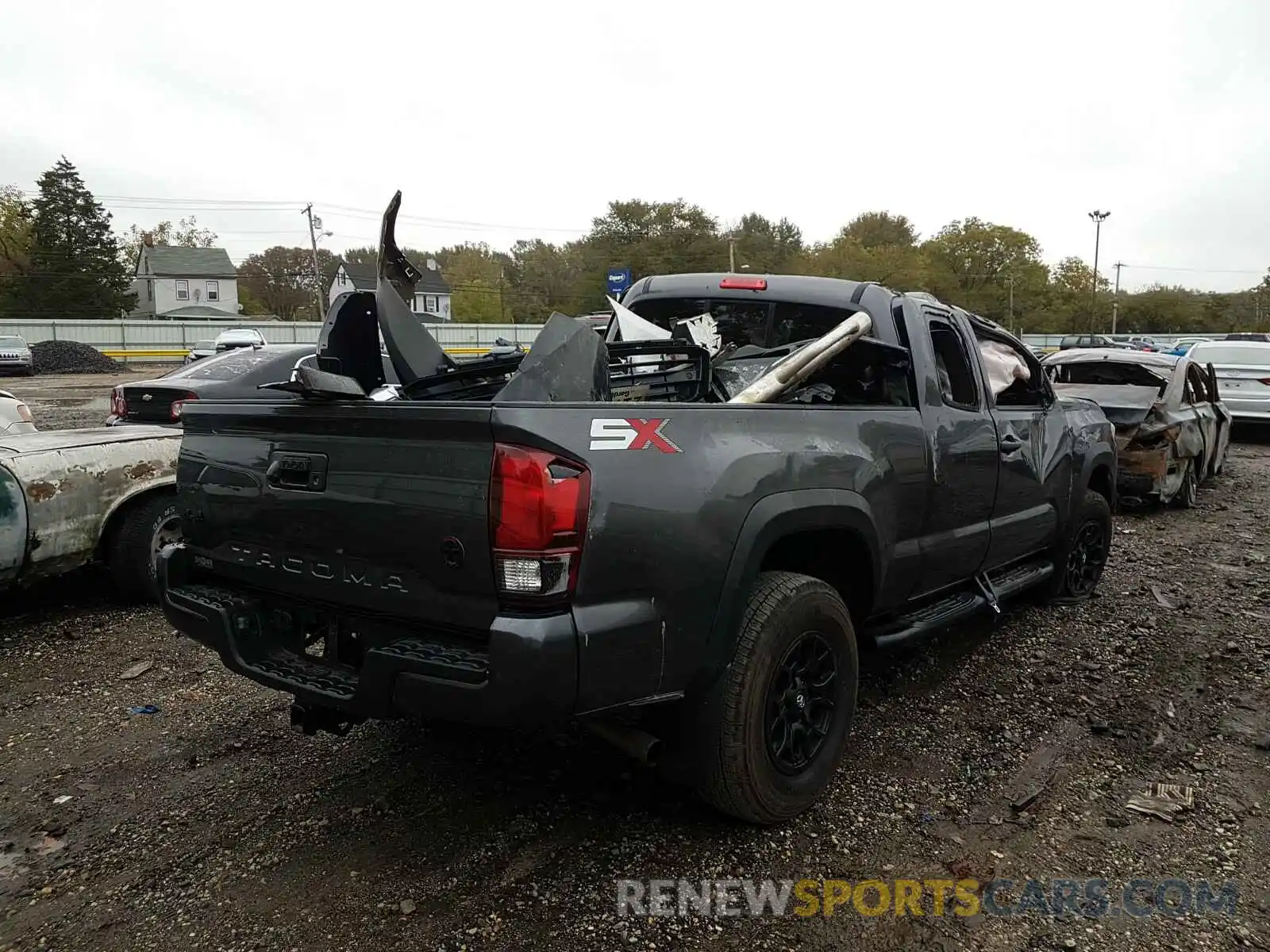 4 Photograph of a damaged car 3TYSZ5AN8LT000338 TOYOTA TACOMA 2020