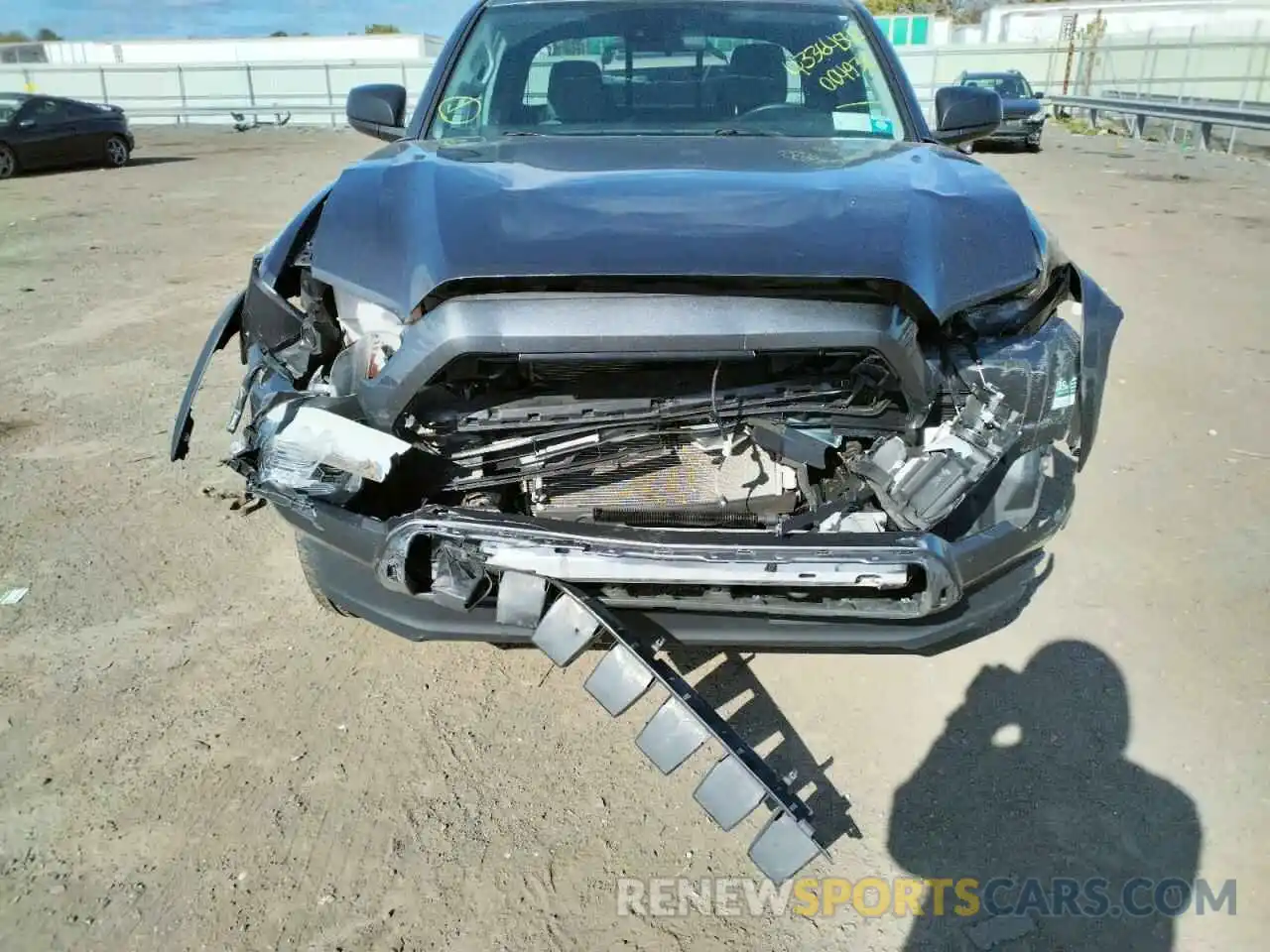 9 Photograph of a damaged car 3TYSZ5AN8LT004938 TOYOTA TACOMA 2020