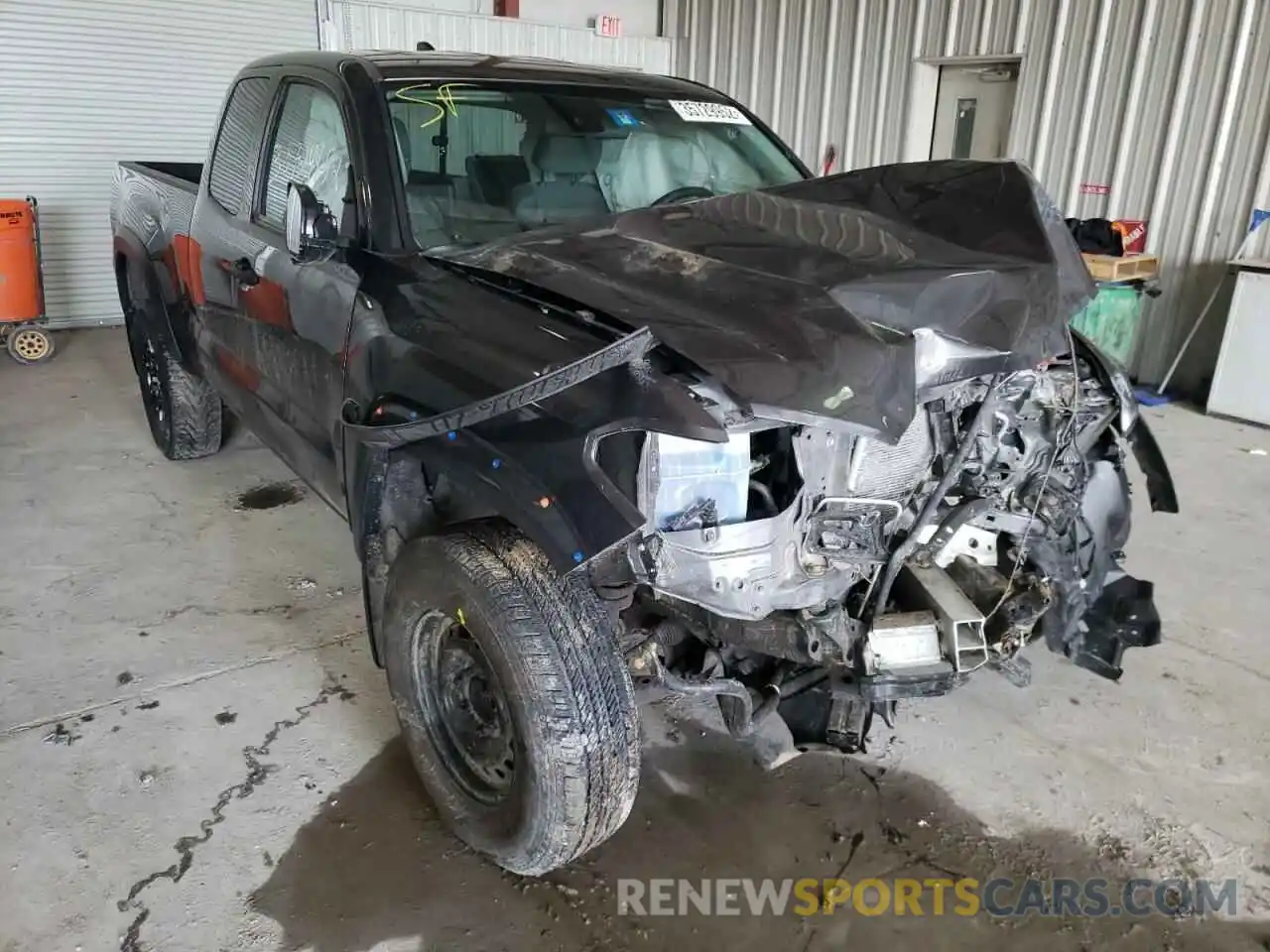 1 Photograph of a damaged car 3TYSZ5AN9LT001658 TOYOTA TACOMA 2020