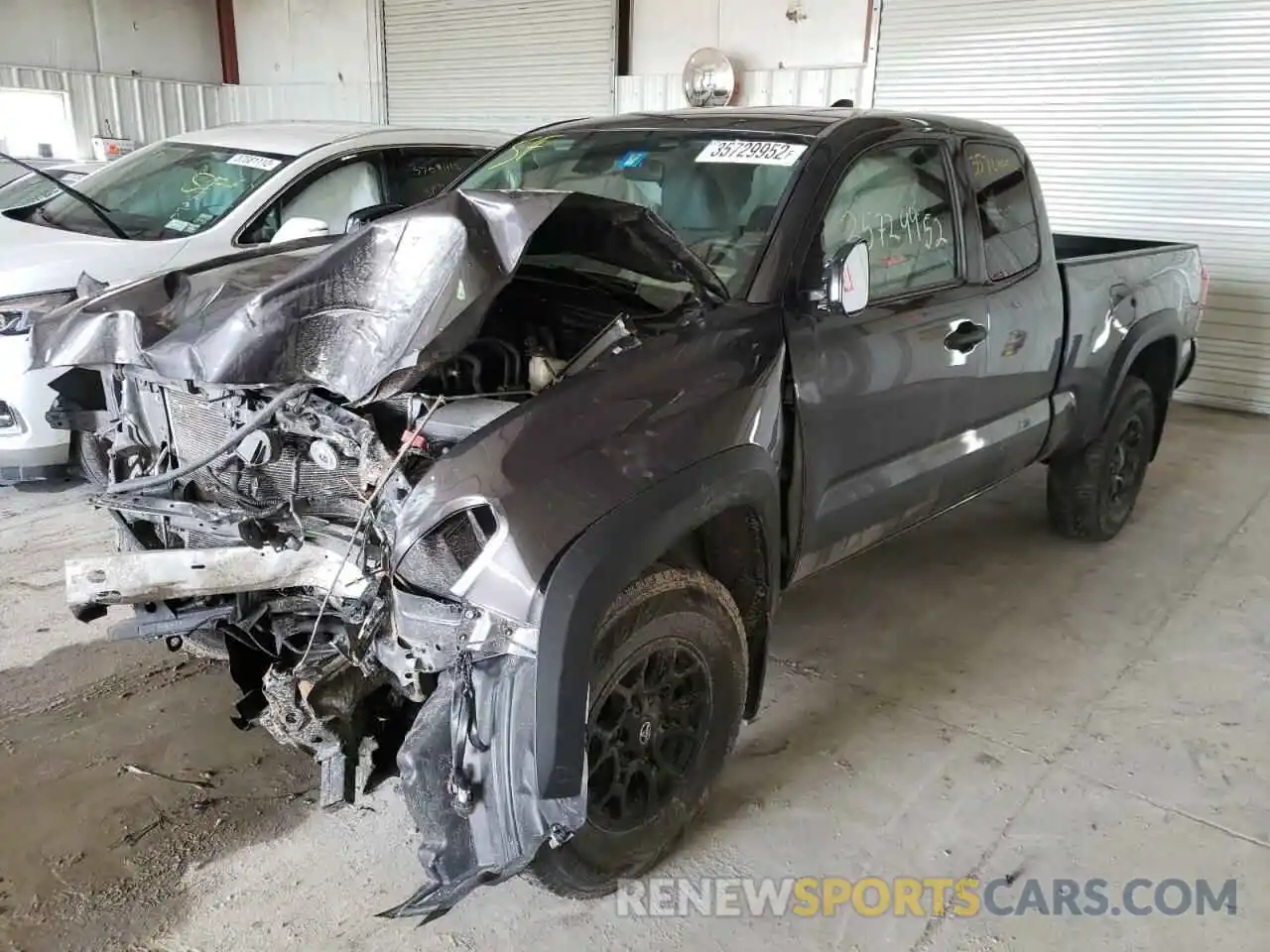 2 Photograph of a damaged car 3TYSZ5AN9LT001658 TOYOTA TACOMA 2020