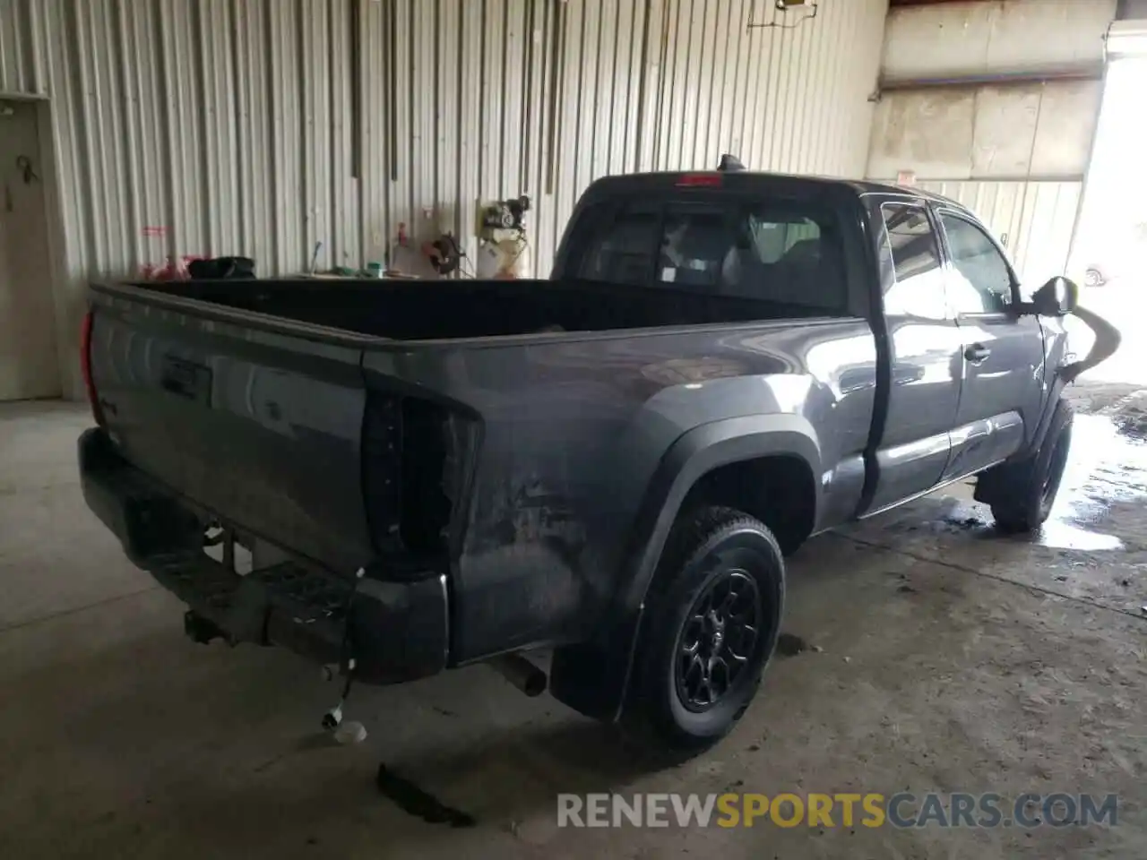 4 Photograph of a damaged car 3TYSZ5AN9LT001658 TOYOTA TACOMA 2020