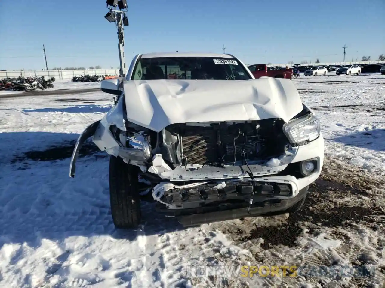 9 Photograph of a damaged car 3TYSZ5ANXLT001250 TOYOTA TACOMA 2020