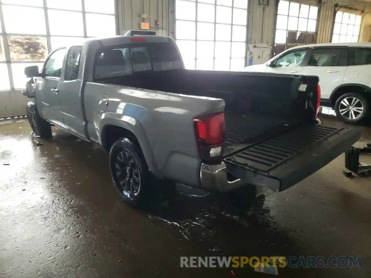 3 Photograph of a damaged car 3TYSZ5ANXLT007422 TOYOTA TACOMA 2020