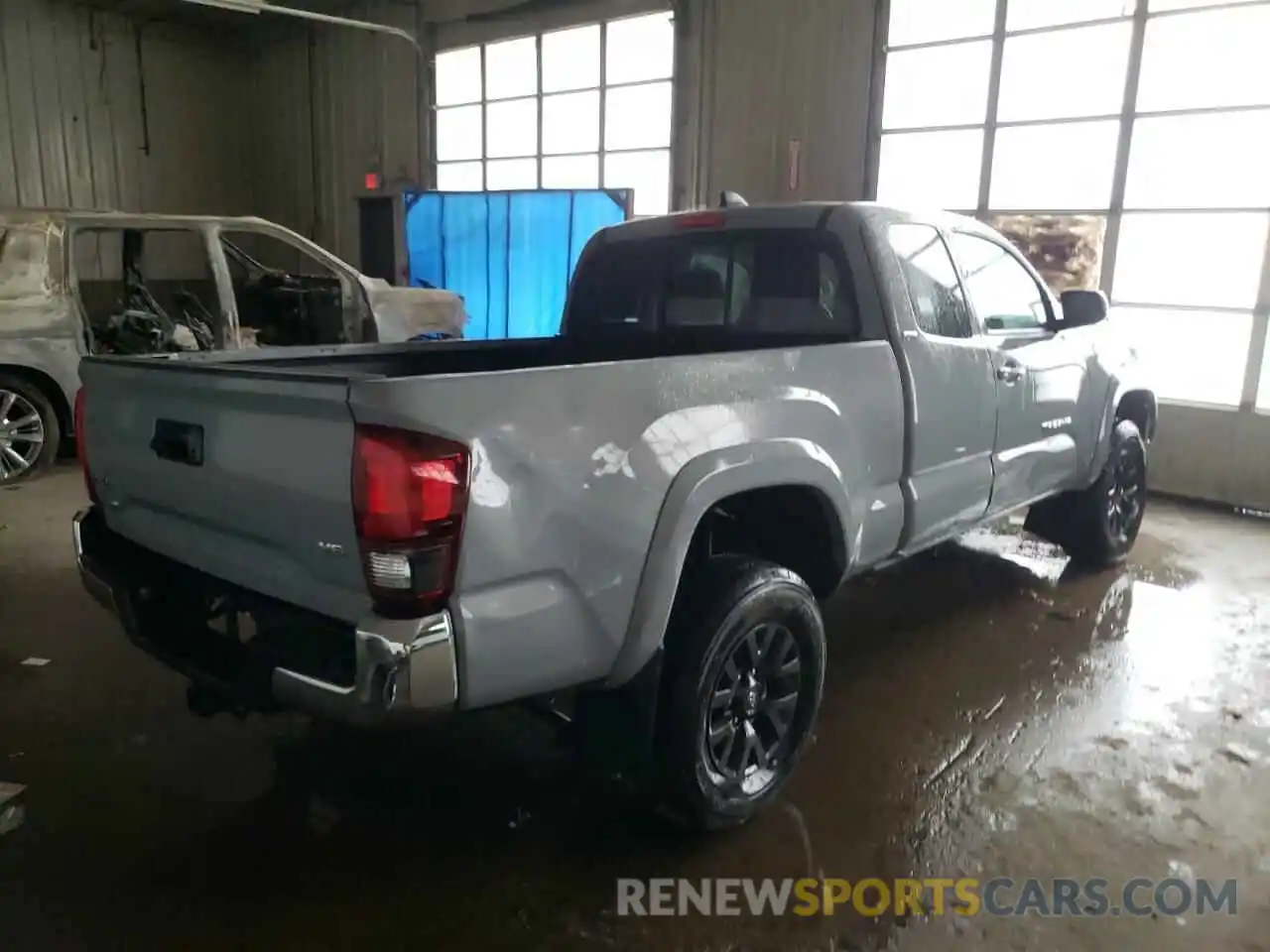 4 Photograph of a damaged car 3TYSZ5ANXLT007422 TOYOTA TACOMA 2020