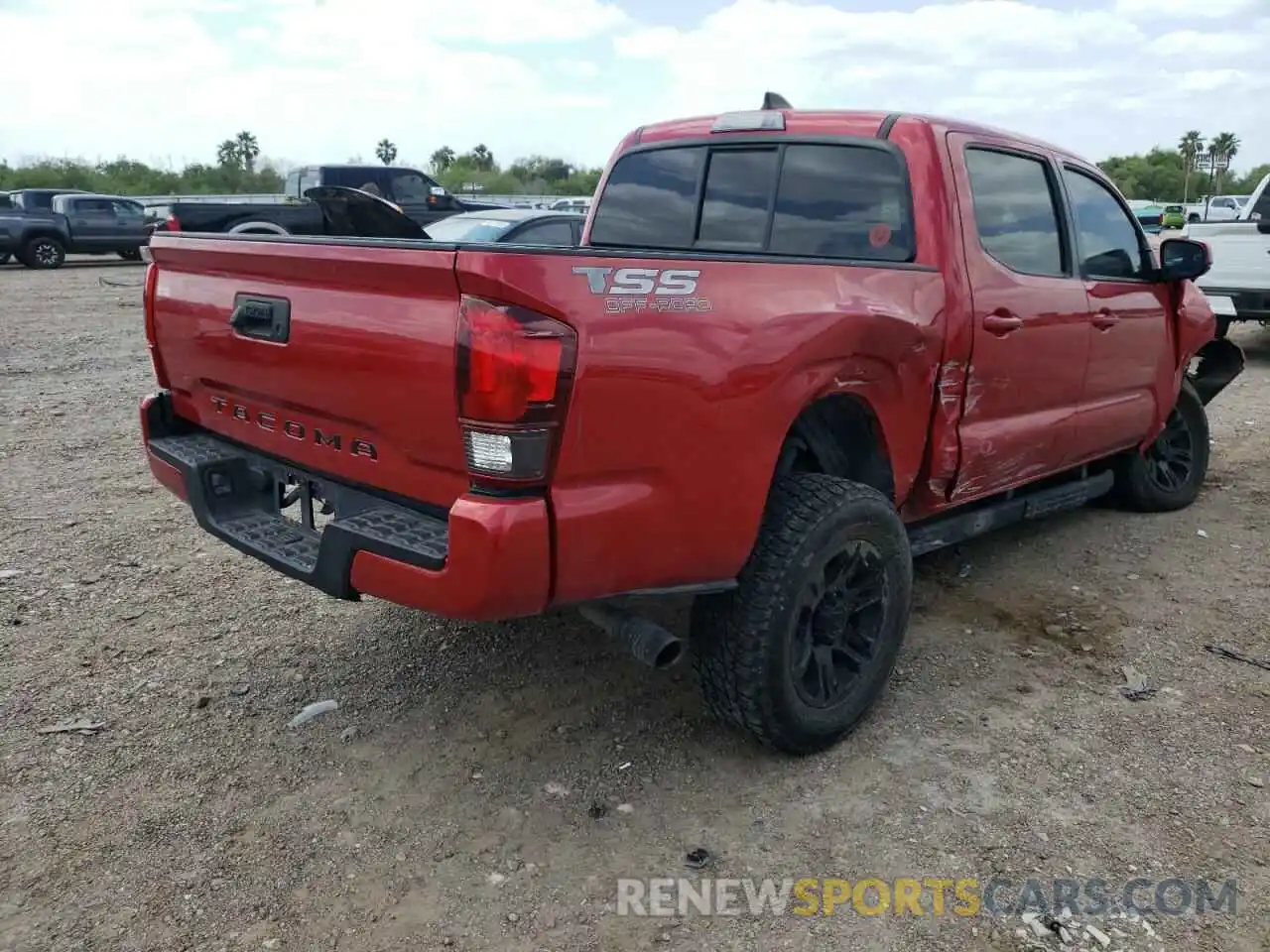 4 Photograph of a damaged car 5TFAX5GN0LX165315 TOYOTA TACOMA 2020