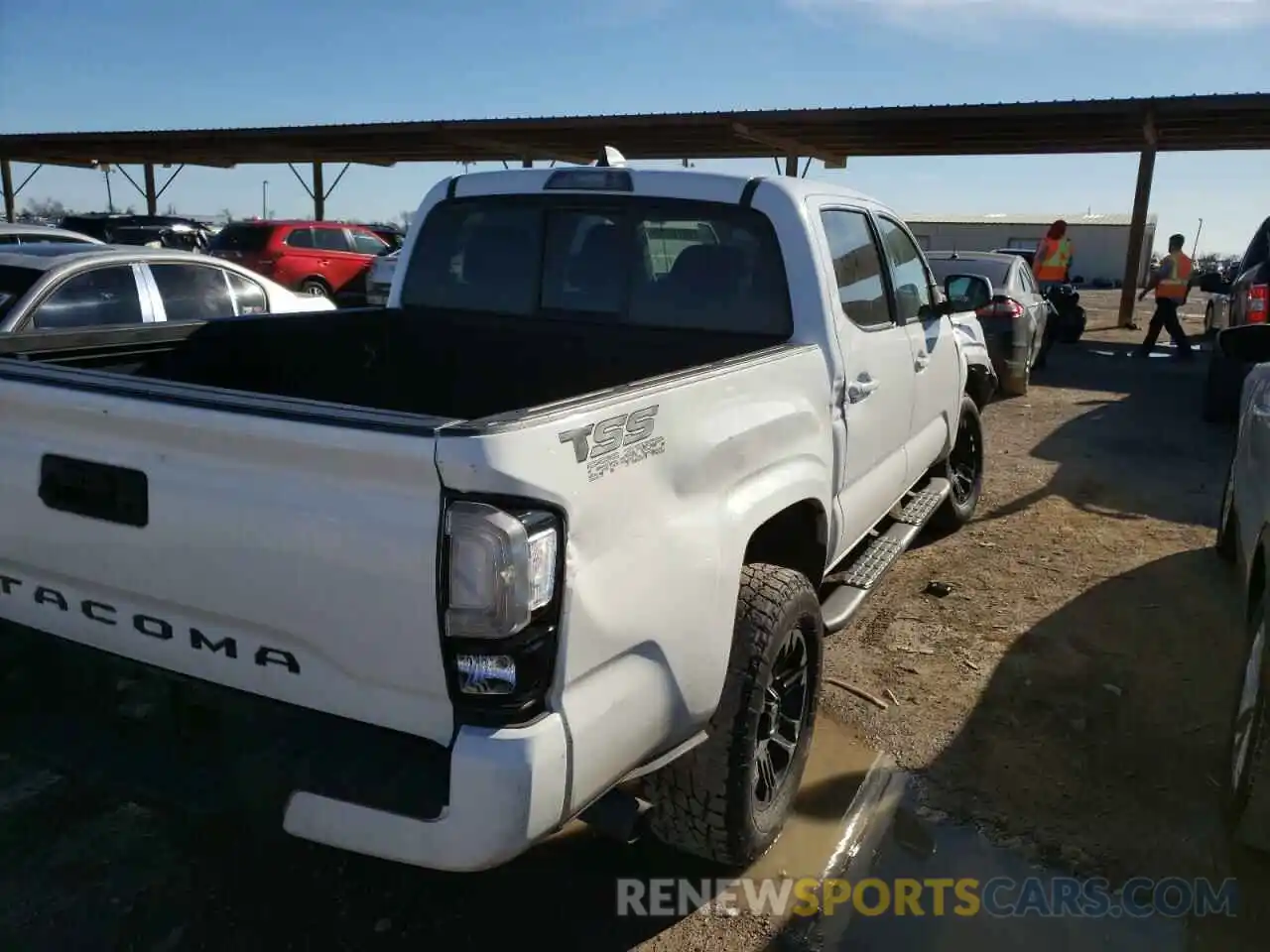 4 Photograph of a damaged car 5TFAX5GN0LX166772 TOYOTA TACOMA 2020