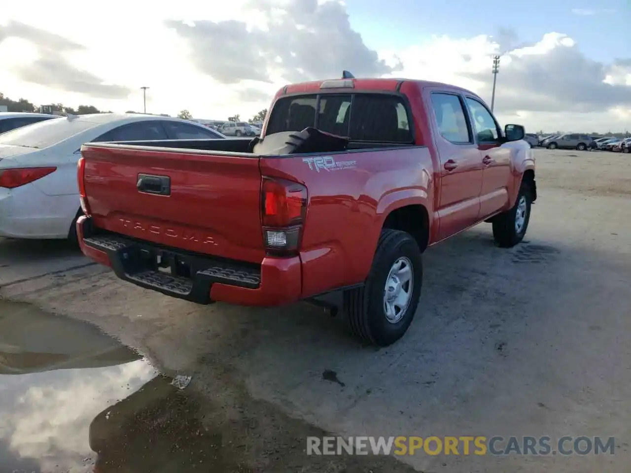 4 Photograph of a damaged car 5TFAX5GN0LX169090 TOYOTA TACOMA 2020